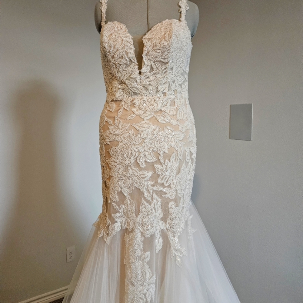 Calla Blanche Farrah Embellished Lace Wedding Gown sz 16 NWOT